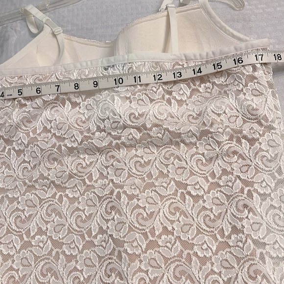 Camisole Beautiful White Lace. Has padded built in bra with fresh color slip. - Picture 13 of 14